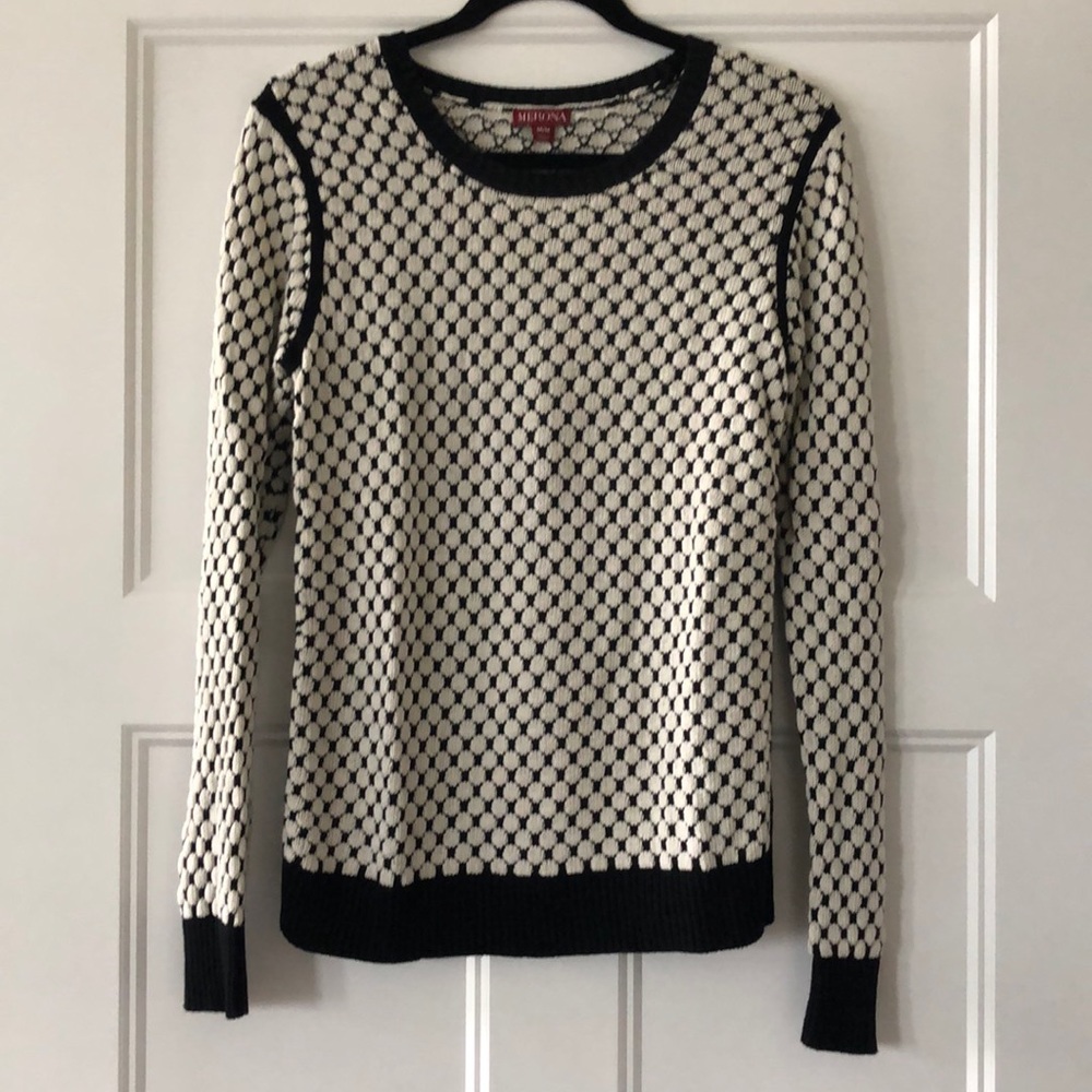 💜Black and cream sweater